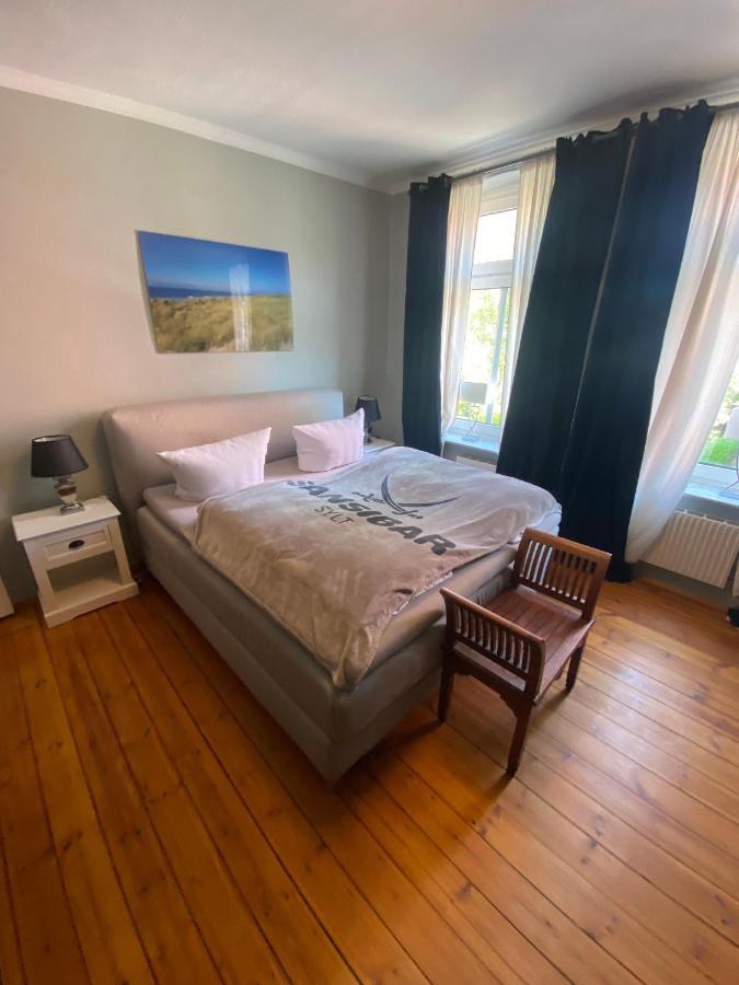 Deluxe Altbaucharme In Zentraler Lage Apartment Кил Екстериор снимка